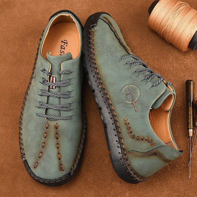 Grüne handgefertigte Lederschuhe für Herren, bequeme Casual Loafers, Mokassins.