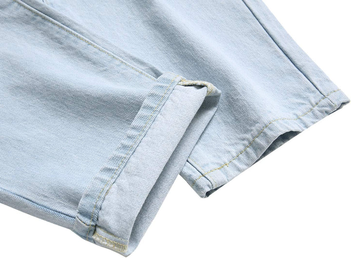 Hellblaue Jeansstoff-Shorts, umgeschlagener Saum, Baumwolle, Freizeitmode, Sommerbekleidung.