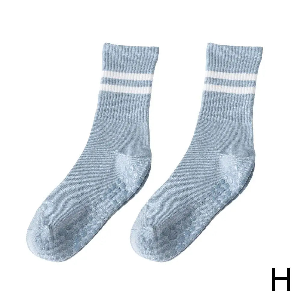 Hellblaue rutschfeste Socken mit Streifen, Baumwolle, Unisex, bequem, modisch.