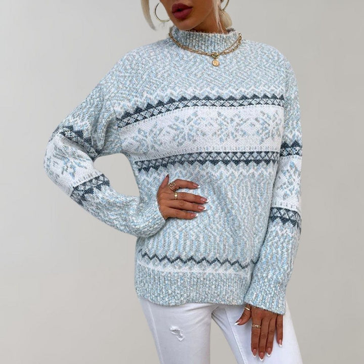 Damenpullover hellblau, Strick, Schneeflockenmuster, Rollkragen, Wintermode, elegant.