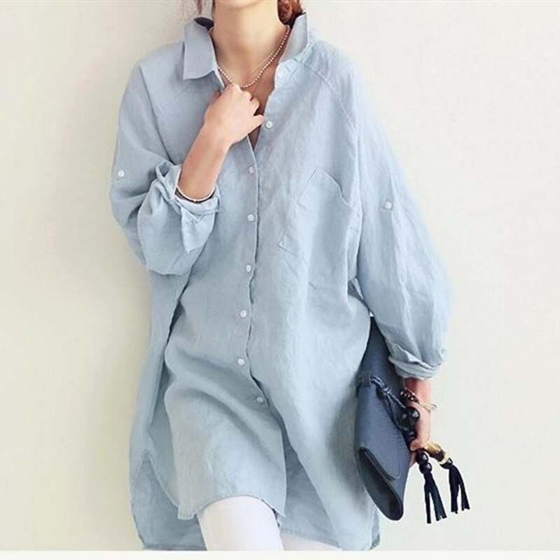 Damenhemdbluse aus Leinen, hellblau, lässig, langärmelig, mit Knopfleiste, modisch.