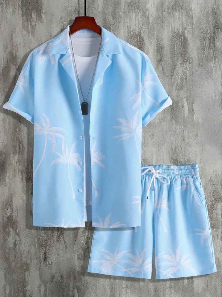 Hellblaues Hawaii-Hemd und Shorts-Set mit Palmenmuster, Sommermode für Herren.