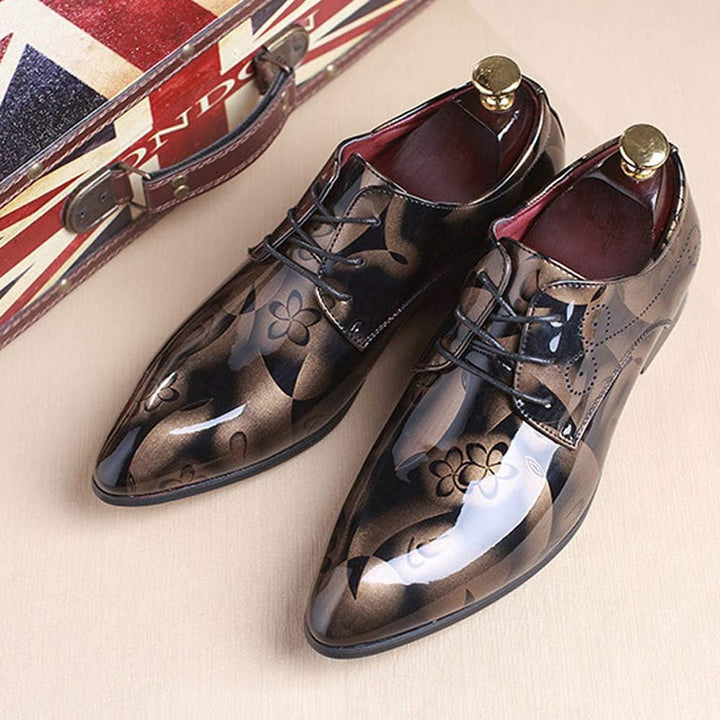 Herren Lacklederschuhe mit Blumenmuster, braun, elegant, Schnürschuhe, formell.