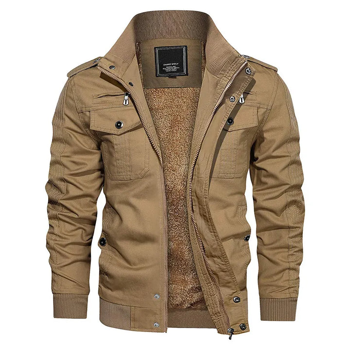 Herrenjacke beige, Baumwolle, Reißverschluss, Stehkragen, Taschen, modisch, Herbstbekleidung.