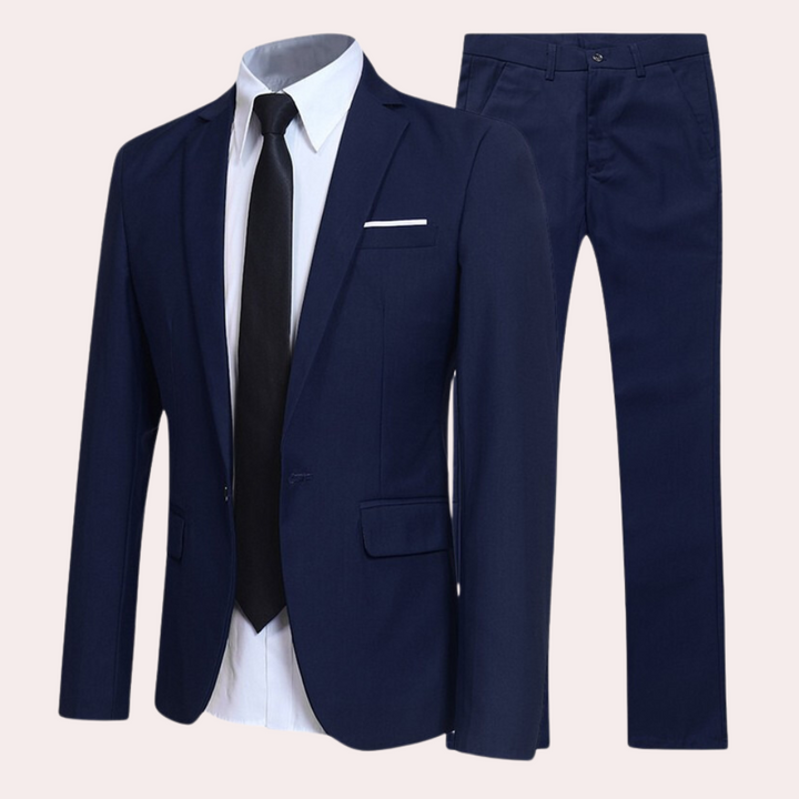 Dunkelblauer Herrenanzug mit Krawatte, Business-Mode, eleganter Anzug für Männer.