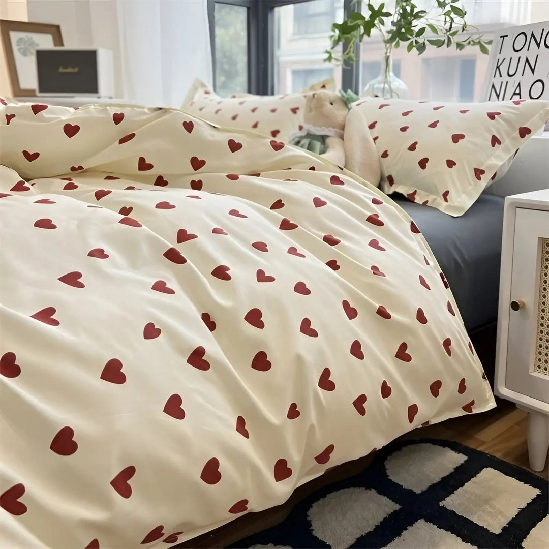 Herzmotiv Bettwäsche-Set, cremefarben, rote Herzen, Baumwolle, Schlafzimmer-Dekor, modern.