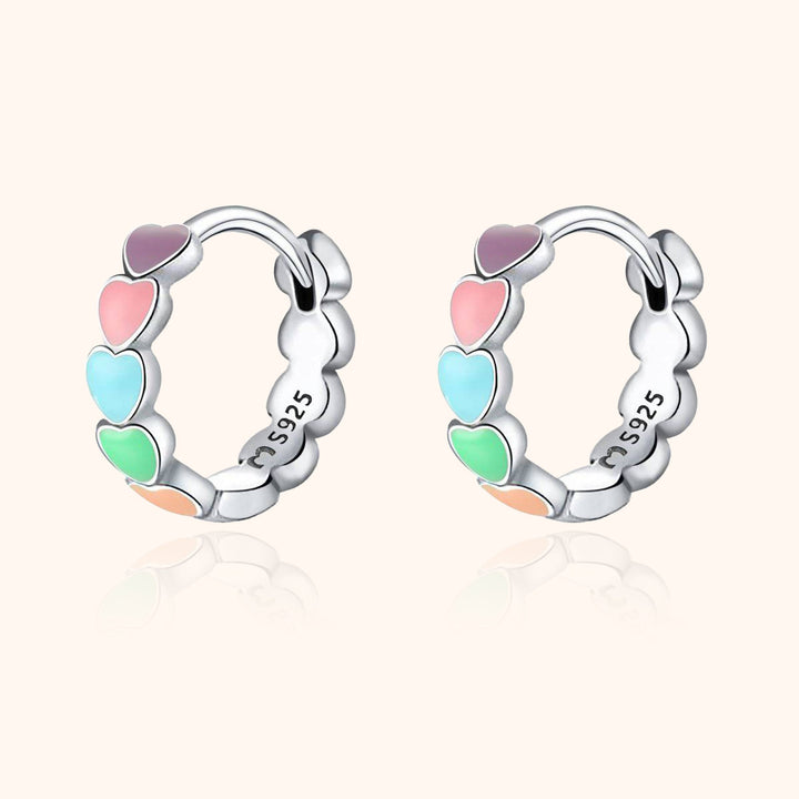Silberne Creolen mit bunten Herzanhängern, 925 Sterling Silber, modische Ohrringe.
