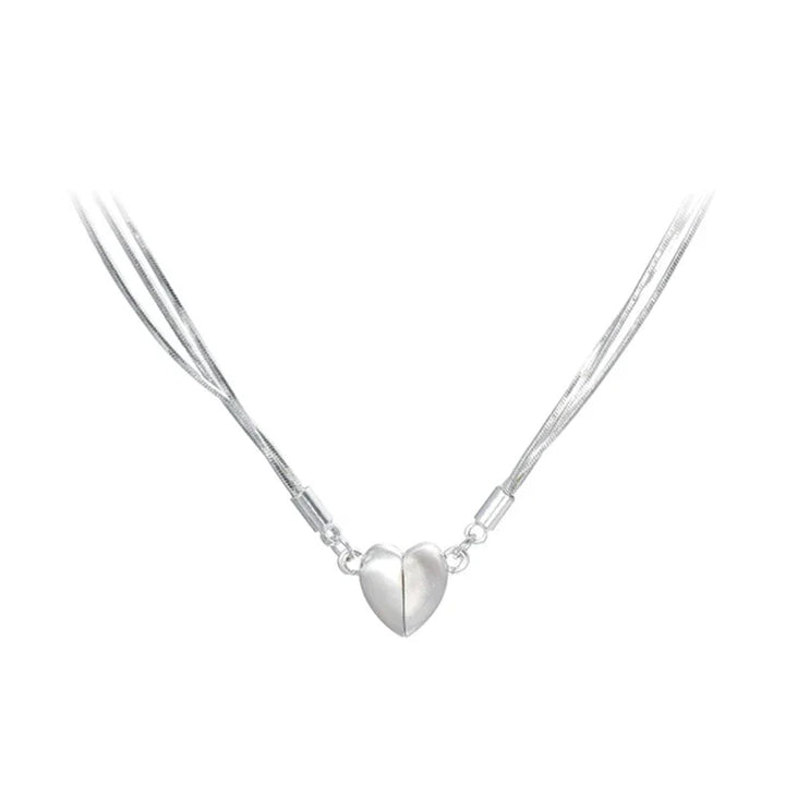 Silberne Herz-Halskette, mehrsträngig, elegantes Design, Schmuck für Damen, Geschenkidee.