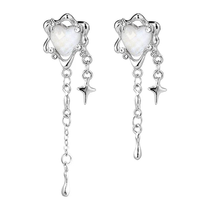 Silberne Herz-Ohrringe mit Kettenanhänger, glänzend, modisch, Damen-Schmuck, elegant.