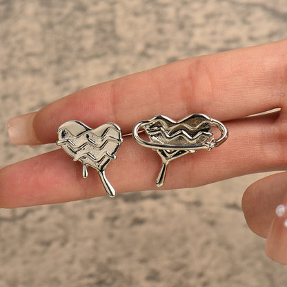 Silberne Herz-Ohrringe, wellenförmiges Design, Damen-Schmuck, modisch, einzigartig.