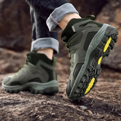 Grüne Wanderschuhe, rutschfeste Sohle, Outdoor, robust, Herren, Trekking, langlebig.