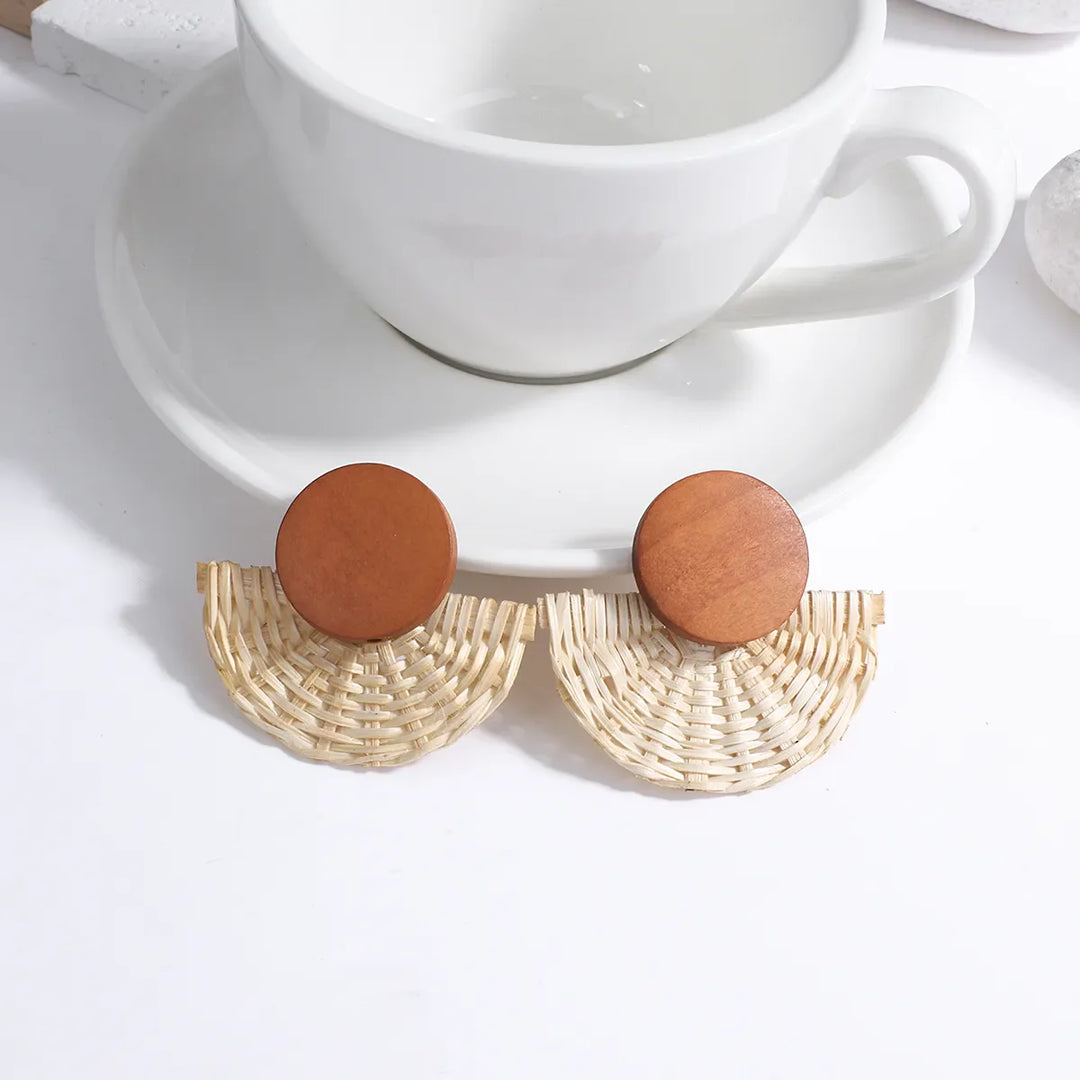 Holz-Ohrringe mit rundem Design, geflochtenem Rattan, modisch, handgefertigt, Damen-Schmuck.