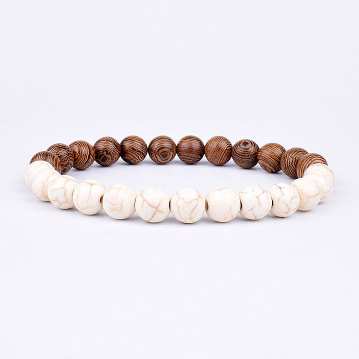 Armband aus Holz und weißen Perlen, handgefertigt, Unisex-Schmuck, Naturmaterialien.