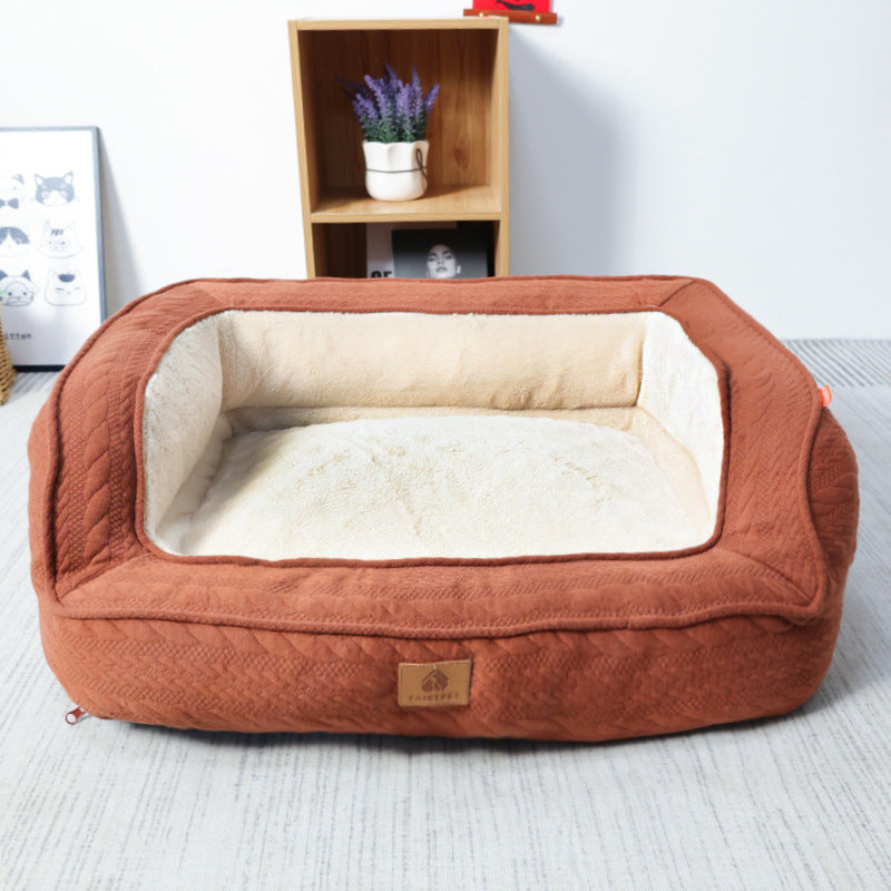 Braunes Hundebett aus Plüsch, rechteckig, gemütlich, waschbar, für kleine bis mittelgroße Hunde.