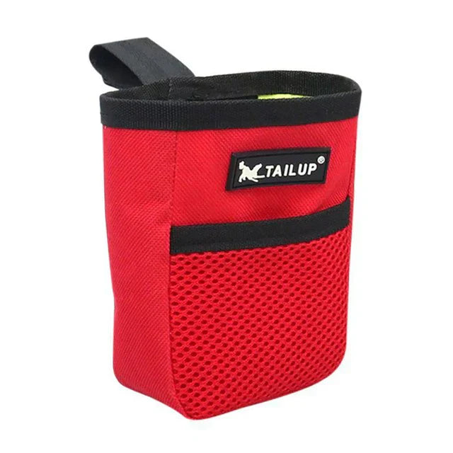 Rote Hundeleckerli-Tasche aus Nylon mit Netzfach, ideal für Training und Spaziergänge.