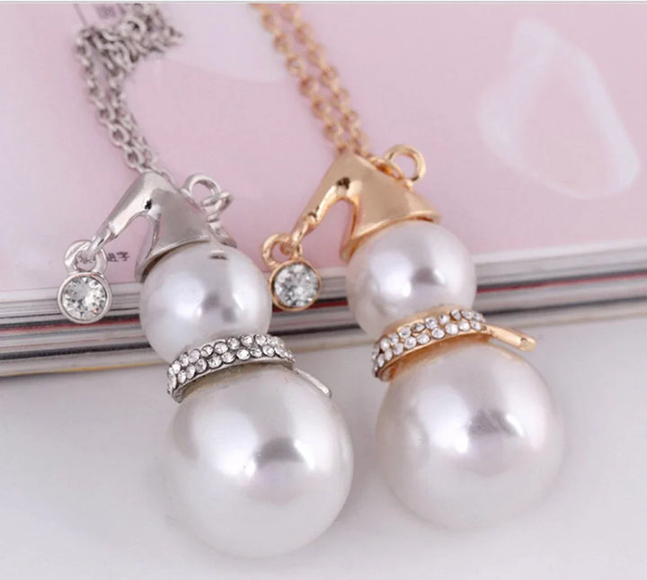 Schneemann-Anhänger Halskette, Silber und Gold, Perlen, Strass, modisches Schmuckdesign