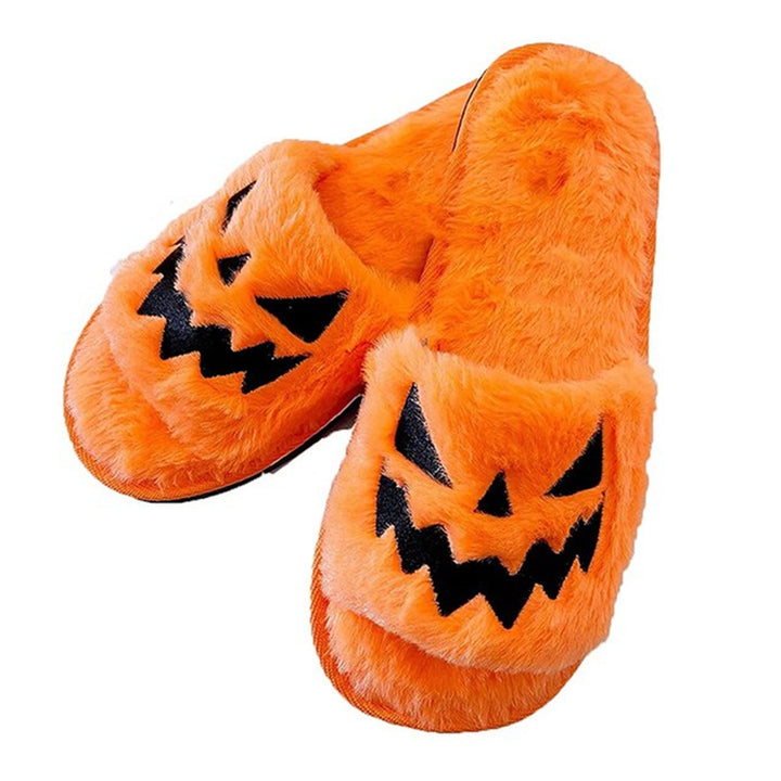 Orange Plüsch-Hausschuhe mit Kürbisgesicht, Halloween-Dekor, gemütlich und warm.