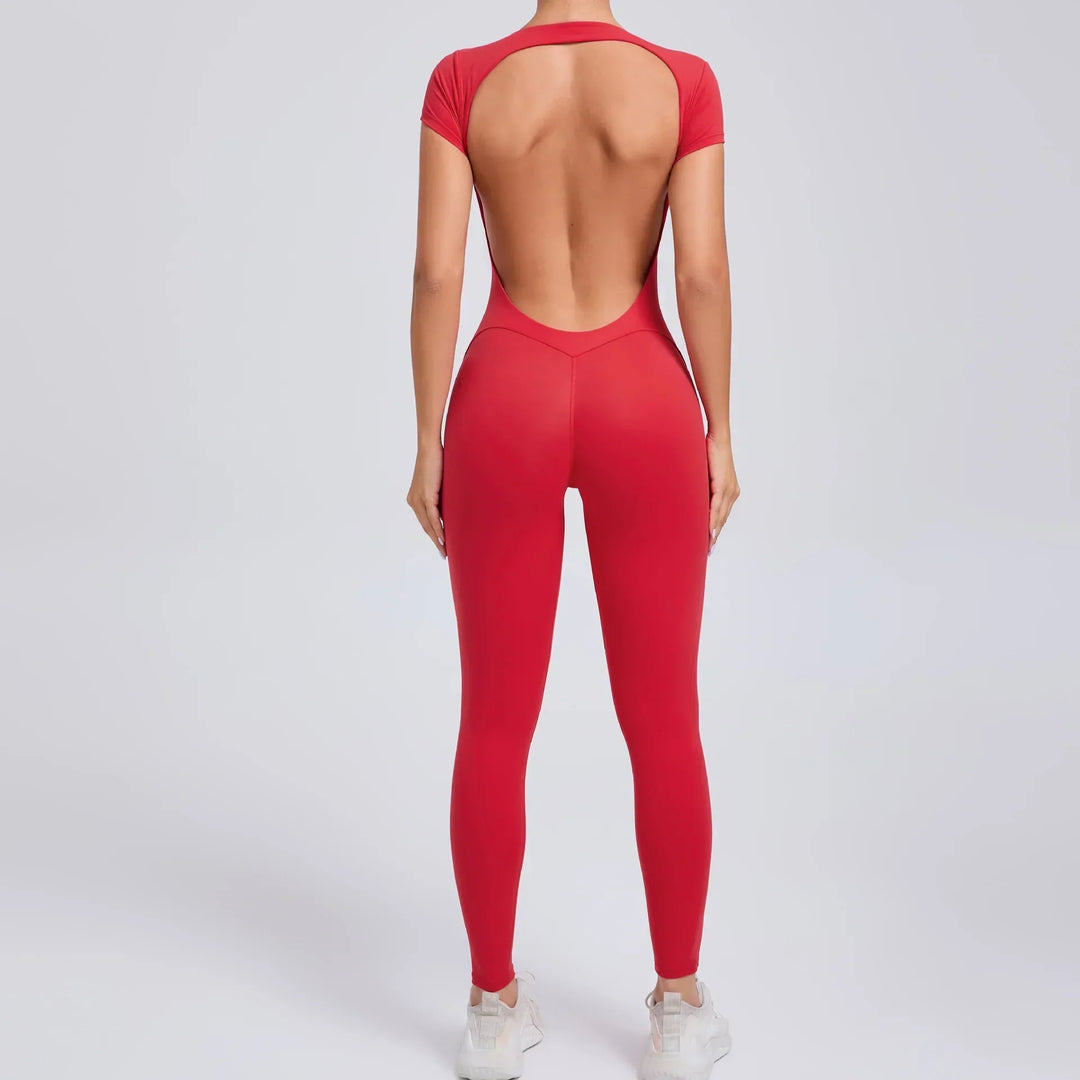 Roter Damen-Jumpsuit mit offenem Rücken, figurbetont, ideal für Fitness und Freizeit.