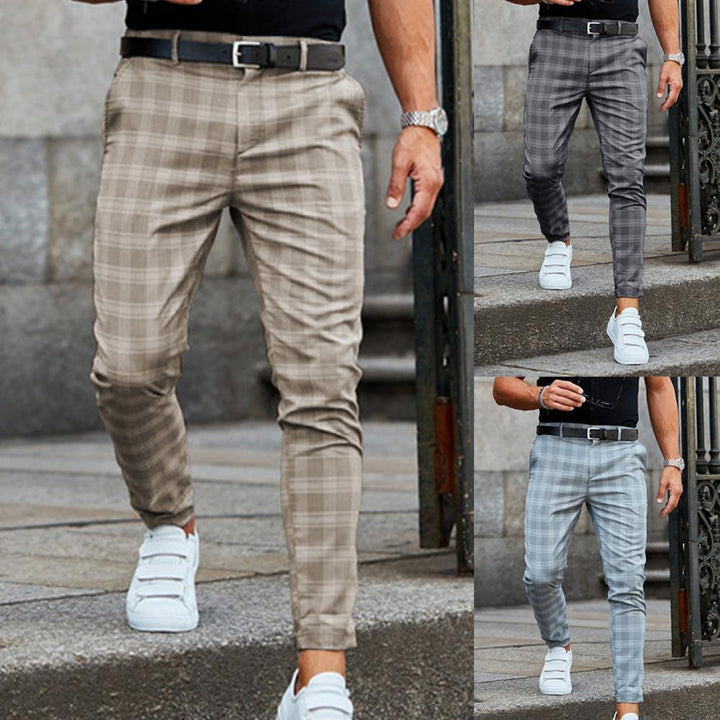 Herren-Karohose, Slim Fit, in Beige, Grau und Blau, mit Gürtel, ideal für Freizeitmode.