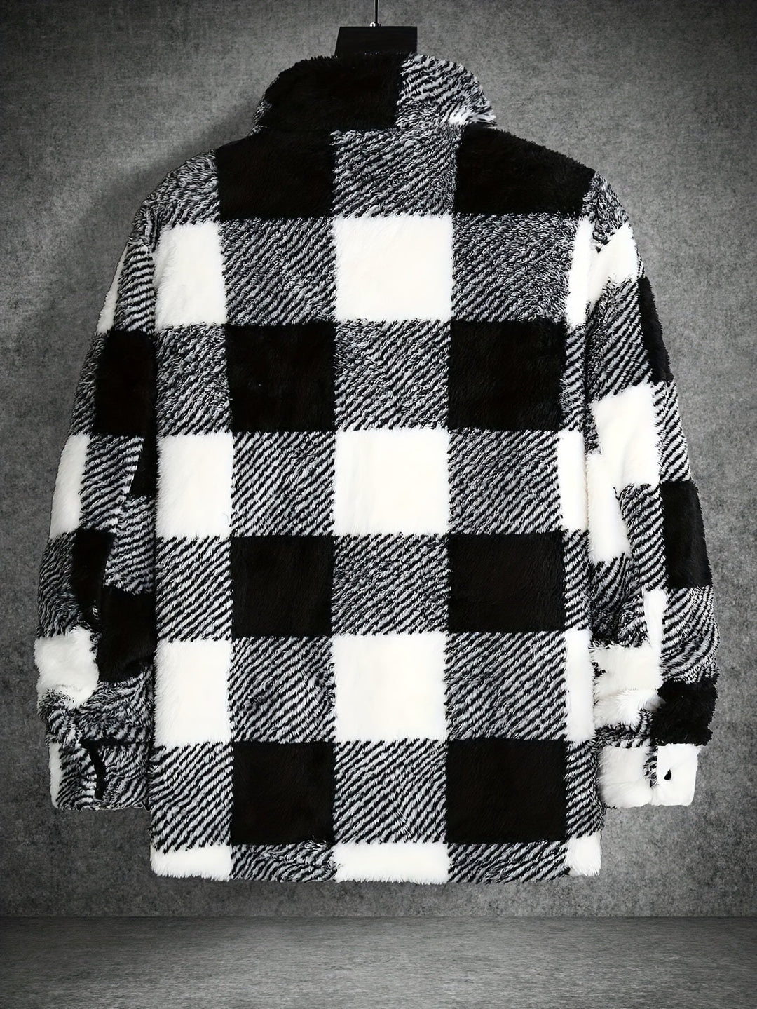 Schwarz-weiß karierte Fleecejacke, warm, modisch, Winterbekleidung, Herrenmode, kariertes Muster.