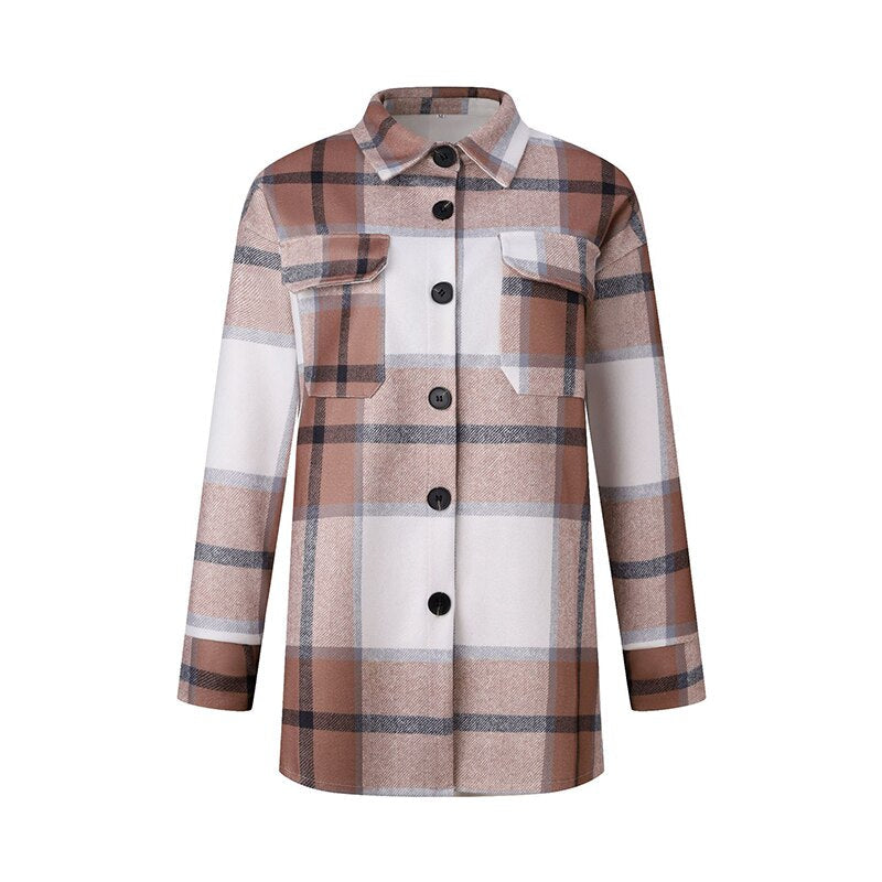 Kariertes Damenhemdjacke, braun-weiß, Knopfleiste, Brusttaschen, Herbstmode.