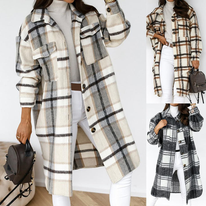 Damen Karo-Mantel, beige, lang, Knopfleiste, Taschen, Herbstmode, lässig, warm, stylisch.