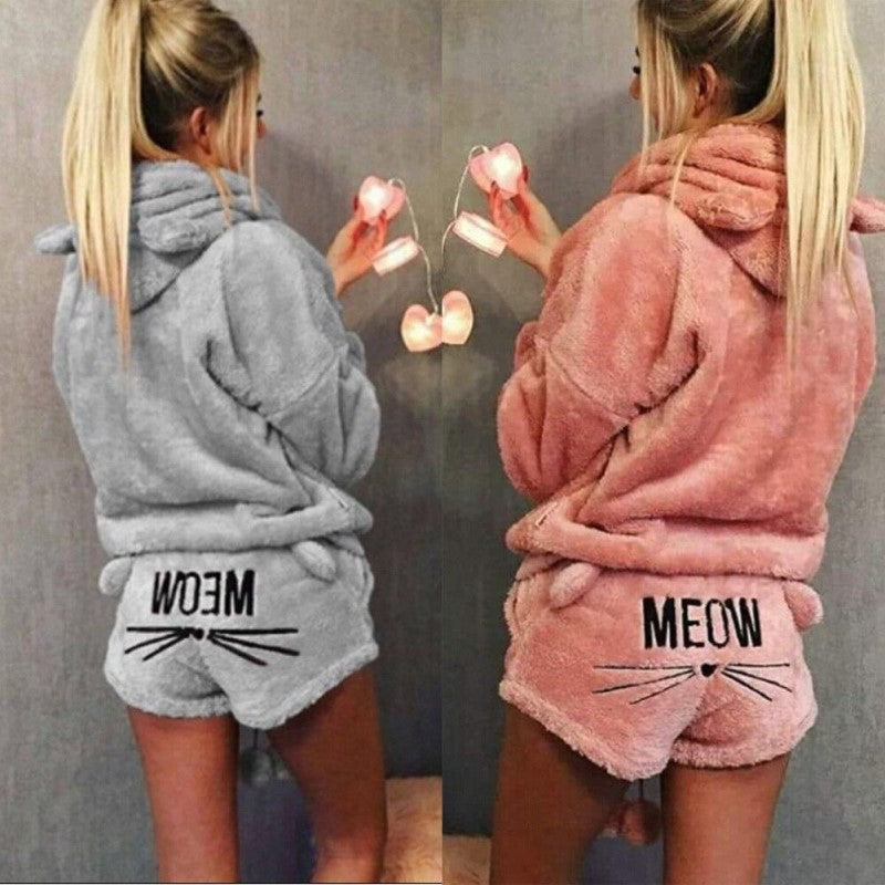 Flauschiger Katzen-Pyjama mit Kapuze und Ohren, rosa und grau, Damen Nachtwäsche, gemütlich.