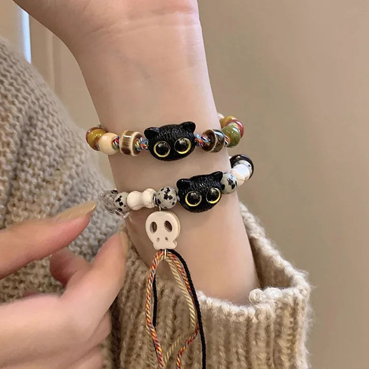 Armband mit Katzenmotiv, bunte Perlen, Totenkopf-Anhänger, handgefertigt, modisch, Damenaccessoire.