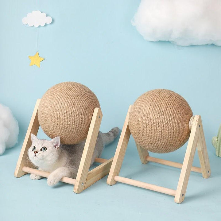 Katzenkratzball aus Sisal mit Holzständer, beige, für Katzenpflege und Spiel.