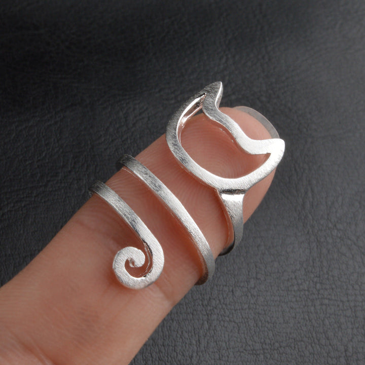 Silberner Katzenring, handgefertigt, kreatives Design, Damenmode, Schmuck, Geschenkidee.