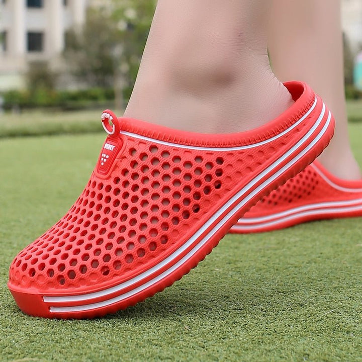 Rote Sommerschuhe aus Mesh, atmungsaktiv, rutschfest, ideal für Freizeit und Outdoor-Aktivitäten.