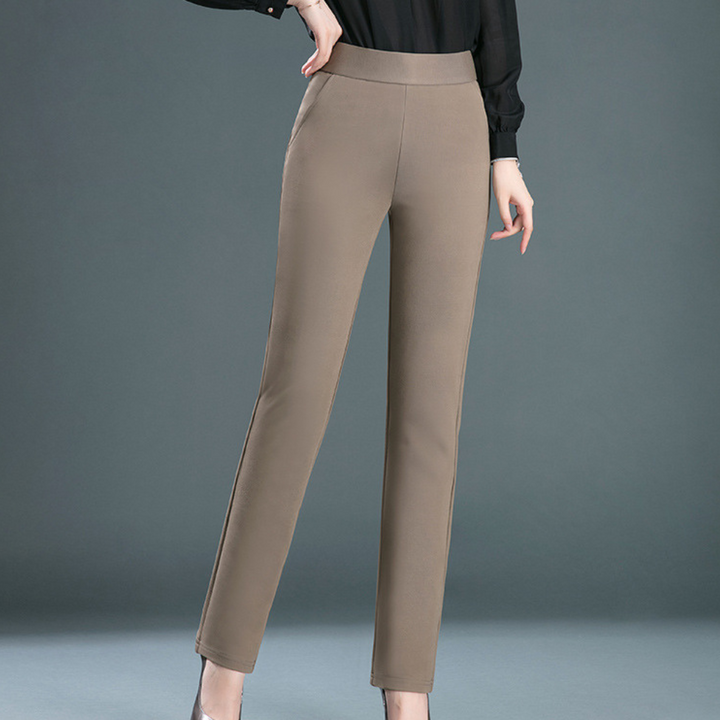 Damenhose Khaki, elegant, gerade Passform, Business-Look, hochwertiger Stoff, modisch.