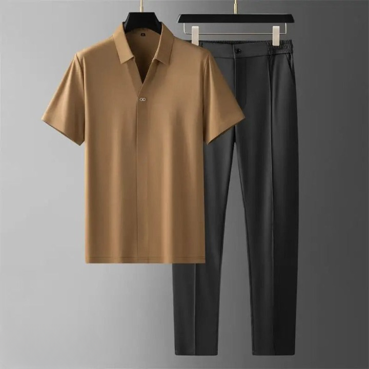 Khaki Herren-Poloshirt und schwarze Hose Set, elegante Herrenmode, luxuriöses Design.