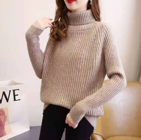 Damen Rollkragenpullover, beige, Strick, langärmelig, modisch, bequem, Herbstmode.