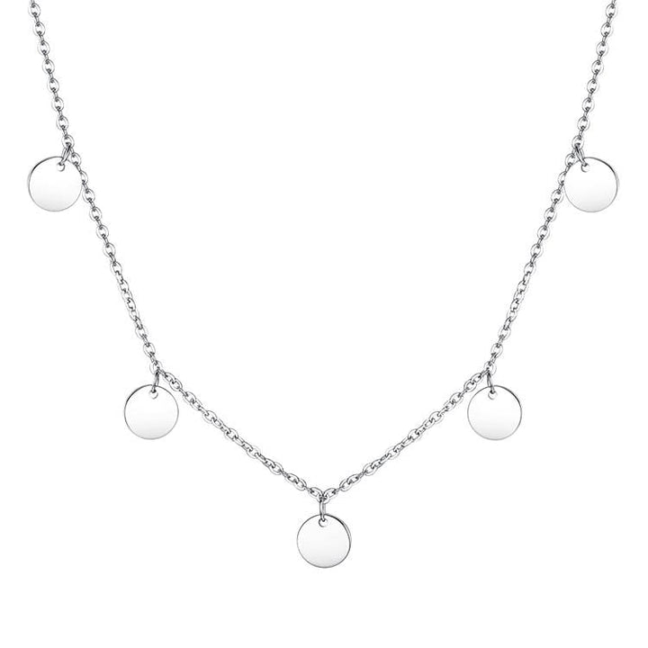 Silberne Halskette mit runden Anhängern, elegantes Schmuckdesign, modisches Accessoire.
