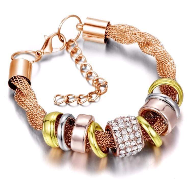 Verflochtenes Modearmband, Roségold, mit Kristallen und bunten Ringen, elegantes Schmuckstück.