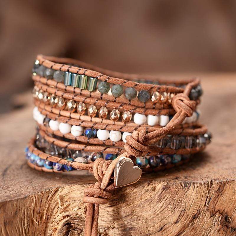 Handgemachtes Boho-Wickelarmband mit Labradorit, Herzanhänger, Leder, mehrfarbig, Damen-Schmuck.
