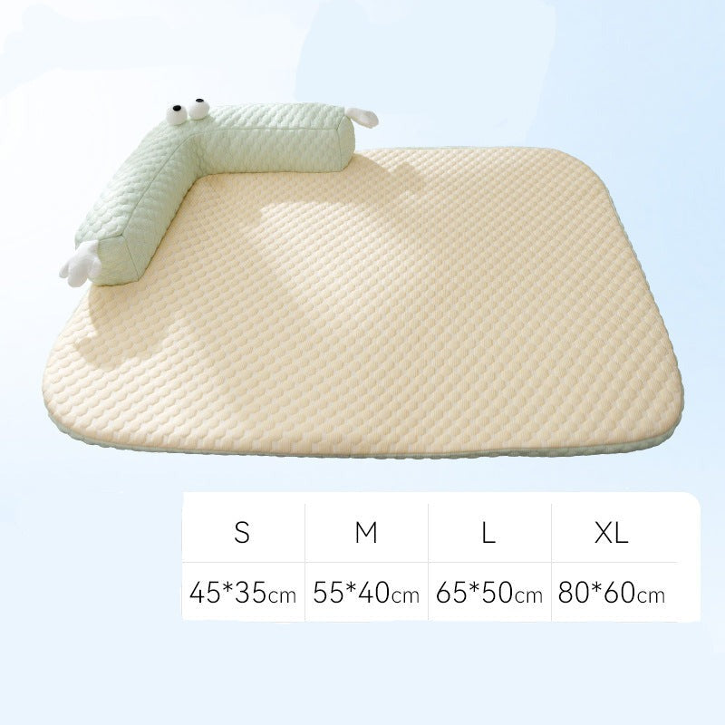 Beige Baby-Krabbelmatte mit grünem Krokodil-Design, rutschfest, verschiedene Größen.