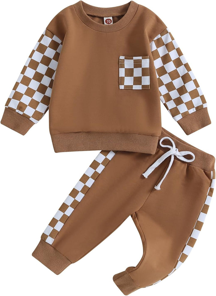 Brauner Kinder-Sweatanzug mit Karomuster, Langarmshirt und Jogginghose, Baumwolle.