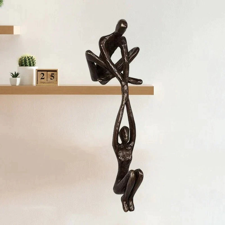 Bronzeskulptur Kletterer, moderne Kunst, Wanddekoration, Wohnzimmer, Regal, minimalistisch