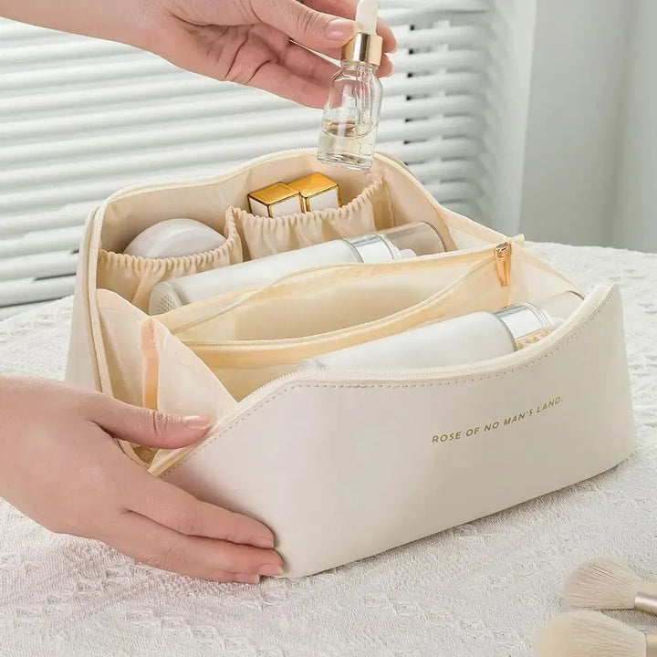 Cremefarbene Kosmetiktasche mit Fläschchen, ideal für Reisen, Organizer, Make-up-Aufbewahrung.