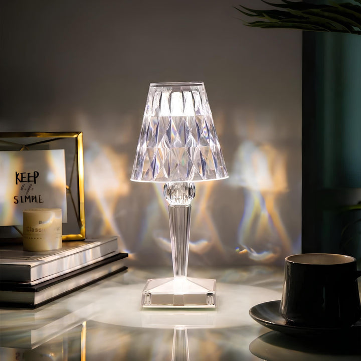 Kristall-Tischlampe mit facettiertem Schirm, modernes Design, stimmungsvolle Beleuchtung