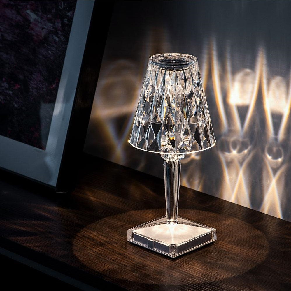 Kristall-Tischlampe, transparent, modernes Design, LED-Beleuchtung, dekorative Innenbeleuchtung.
