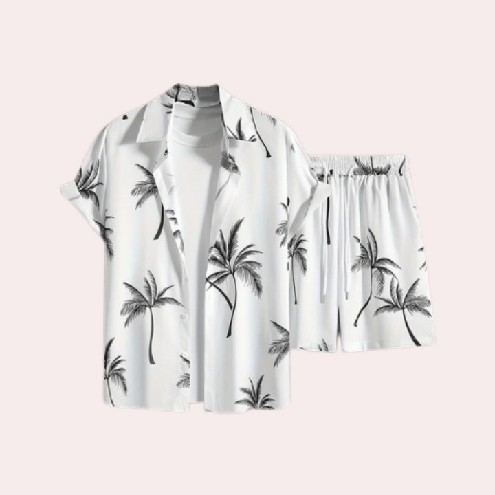 Herren Sommer-Set, weiß mit Palmenmuster, Kurzarmhemd und Shorts, Freizeitkleidung.
