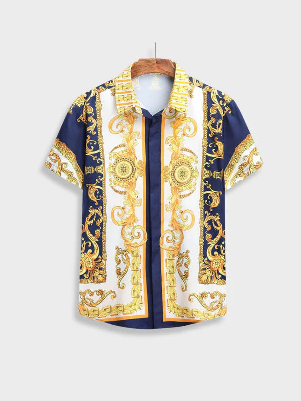 Kurzarmhemd Herren, blau-weiß, barockes Muster, goldene Verzierungen, Sommermode, elegant.