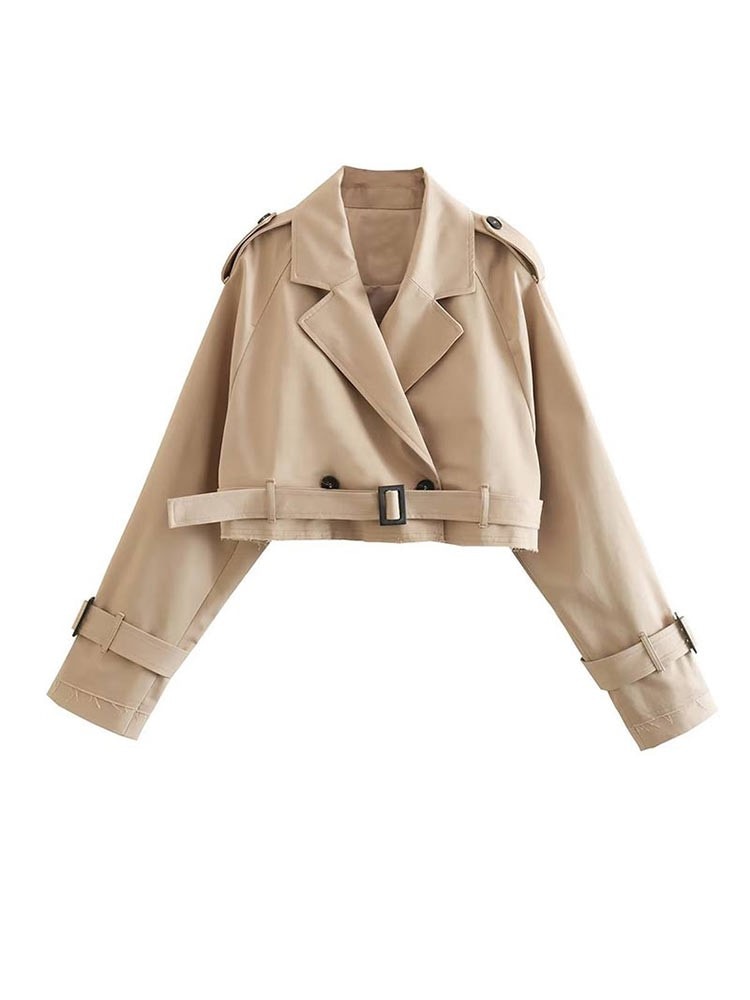 Beiger kurzer Trenchcoat Damenmode, zweireihig, Gürtel, stilvoller Herbstmantel.