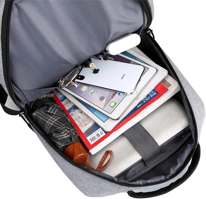 Štíhlý voděodolný batoh na notebook s USB portem