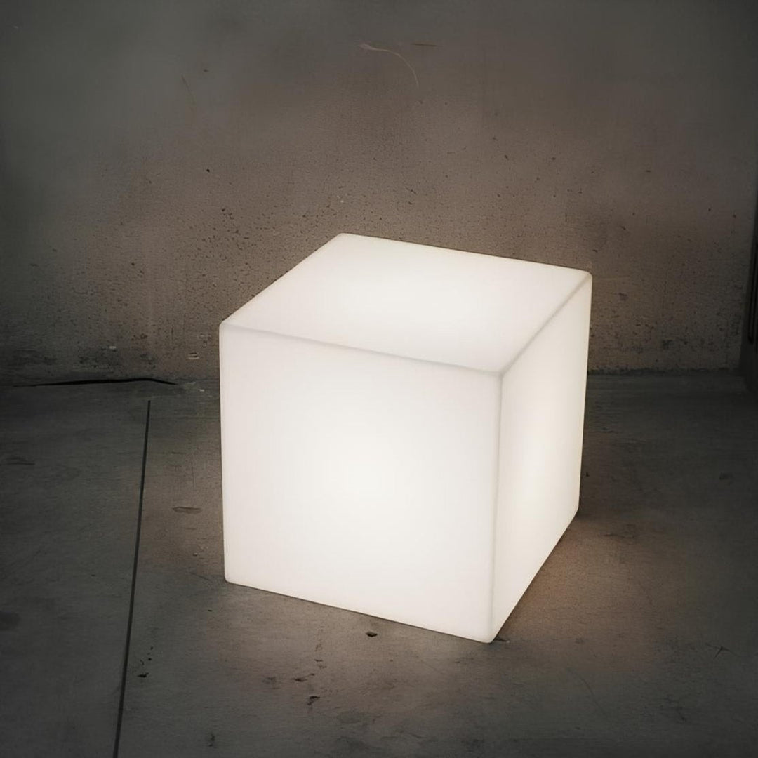 Leuchtender weißer Würfel, LED-Licht, modernes Design, Innenbeleuchtung, minimalistisch.