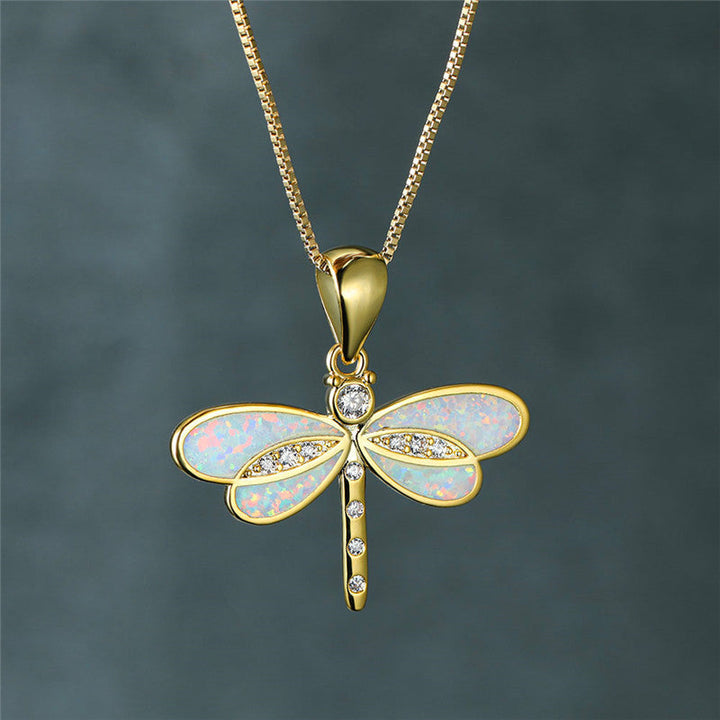 Goldene Libellen-Halskette mit Opal und Zirkonia, eleganter Schmuck, Damenaccessoire.