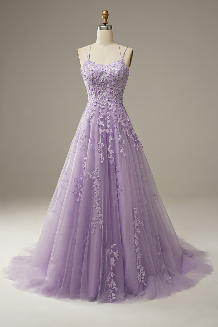 Lila Abendkleid mit Spitze, A-Linie, Träger, Tüll, elegant, festlich, Damenmode.